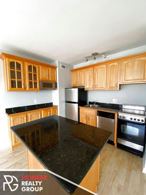 Foto del edificio - 445 W Wellington Ave