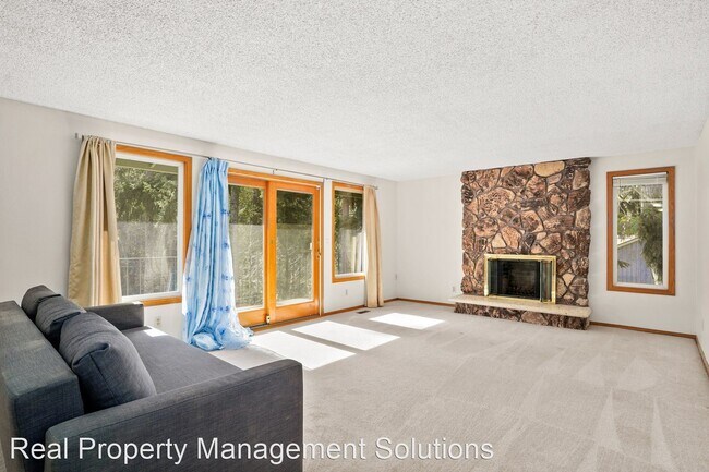 Building Photo - 4 br, 3 bath House - 7520 Se Barbara Welch Rd