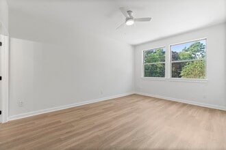 Building Photo - 1007 Spokane River Rd