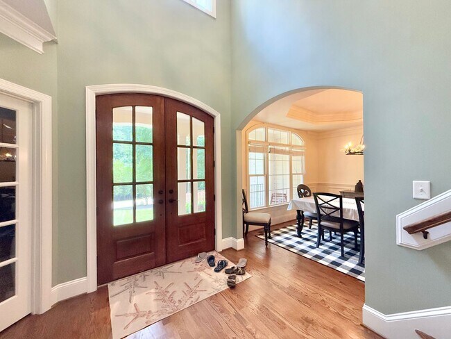 Building Photo - Luxurious 4BD, 3.5BA North Raleigh Home on...