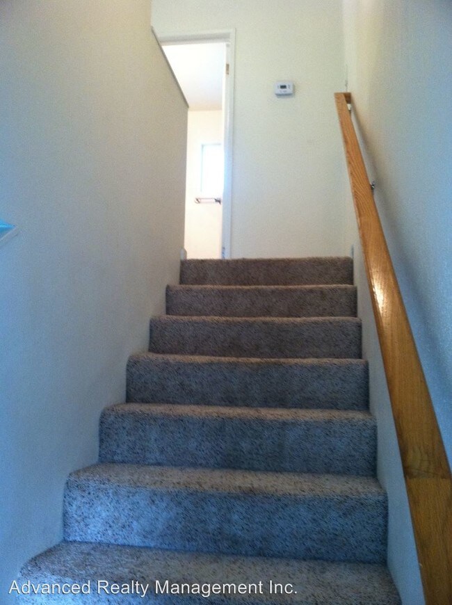 Building Photo - 2 br, 1.5 bath Apartment - 609 Taylor St #20