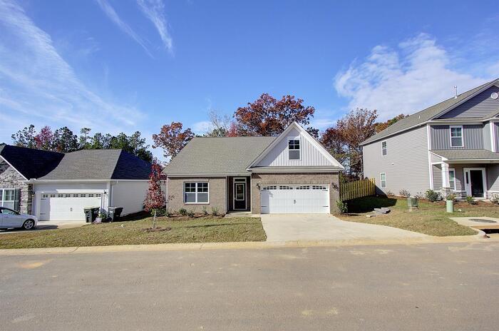 Primary Photo - 211 Doolittle Dr