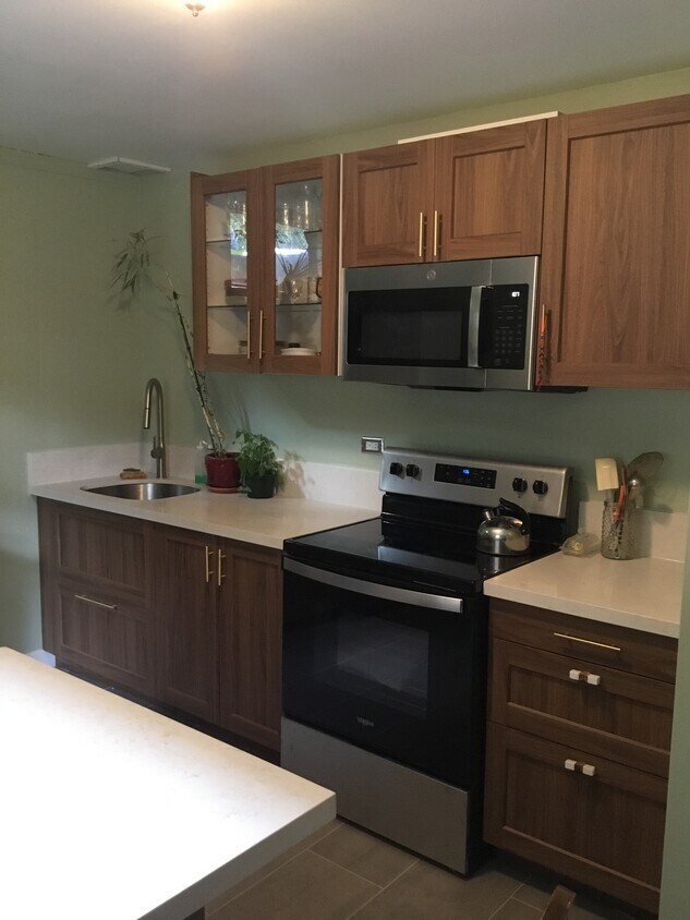 Foto principal - 2405 NE Morgan St