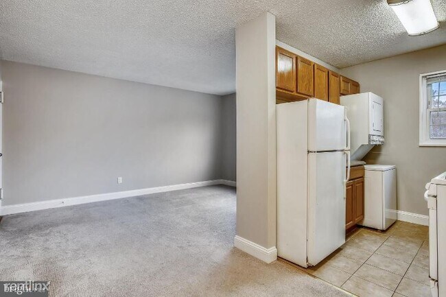 Foto del edificio - 2305 Farrington Ave