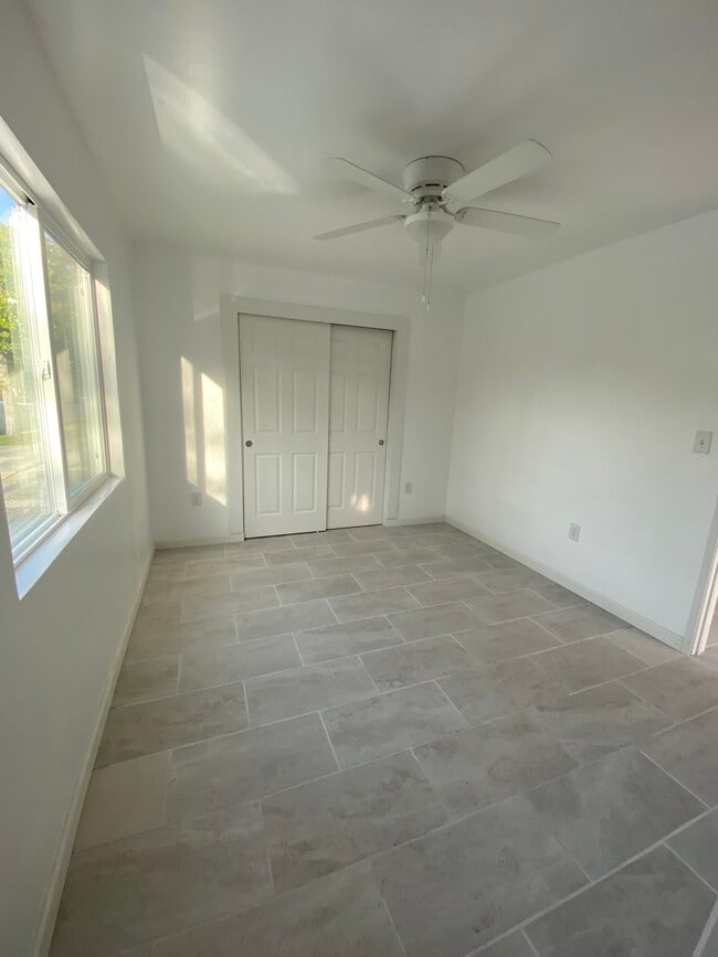 Master Bedroom - 300 S La Peer Dr