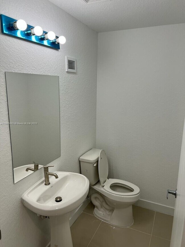 Foto del edificio - 25760 SW 143rd Ave