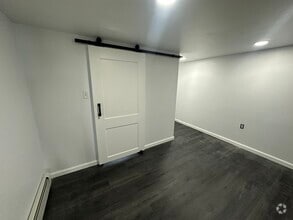 Building Photo - 109 W Spruce St