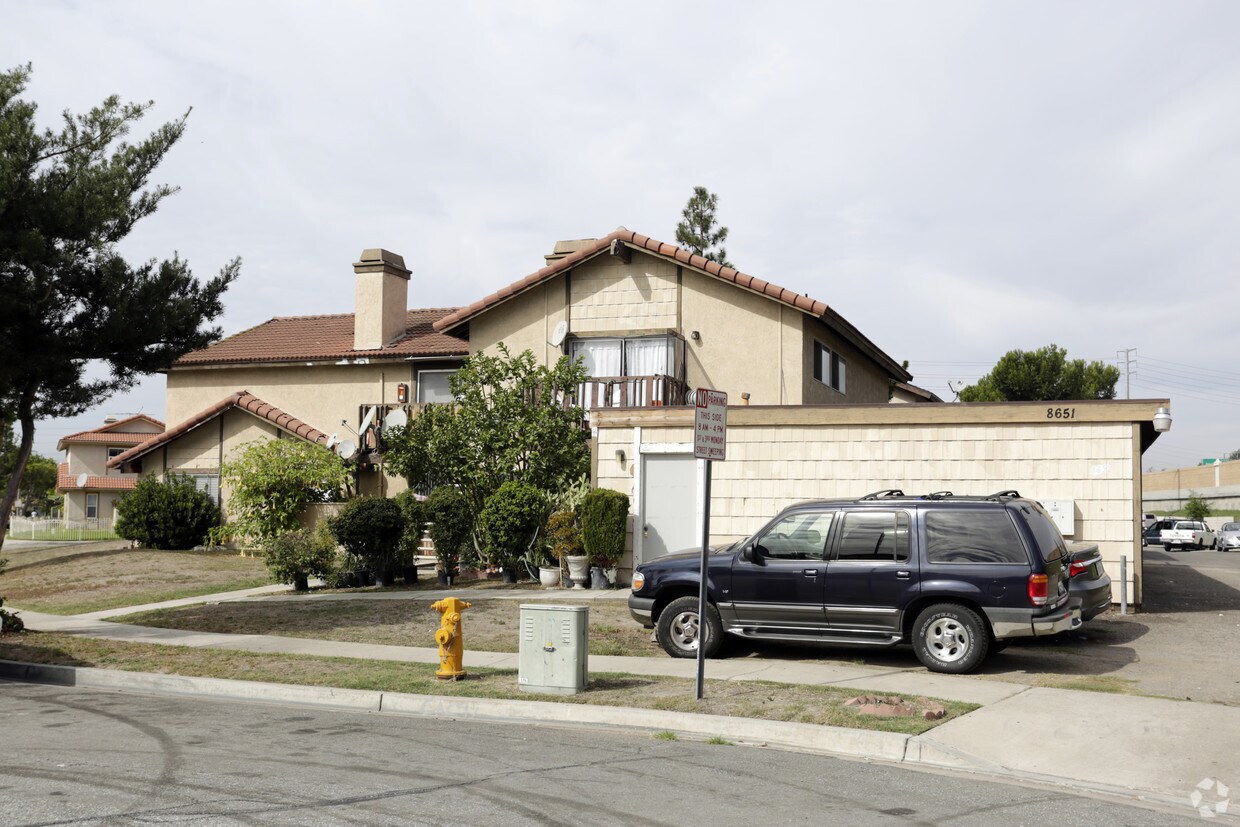 Building Photo - 8651 Gloria Ave