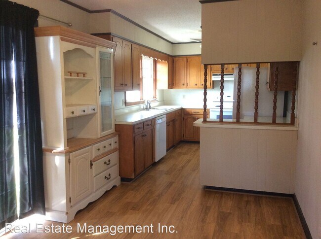 Building Photo - 3 br, 1 bath House - 6045 US HWY 17 N