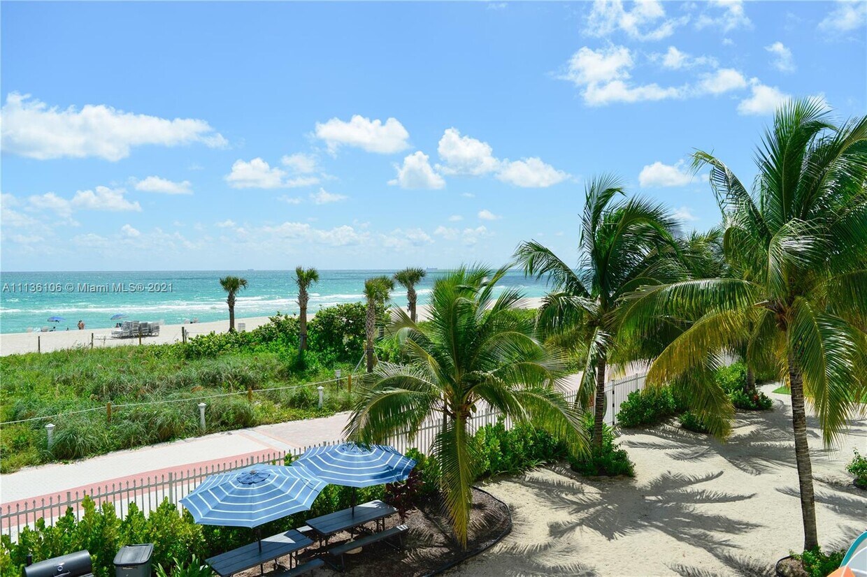Primary Photo - 6039 Collins Ave
