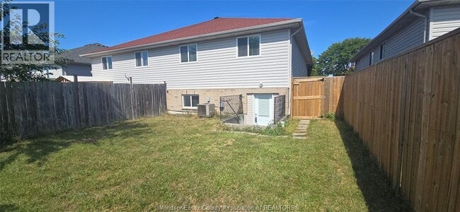 Building Photo - 1551 Dobrich St