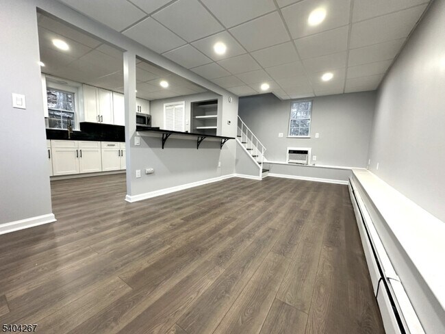 Foto del edificio - 236 Kinnelon Rd