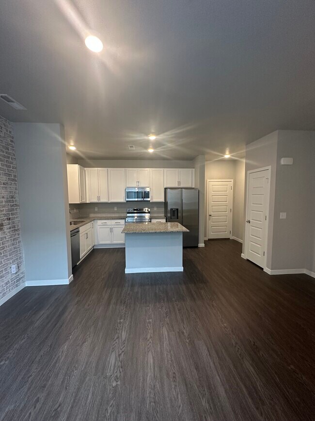 Foto del edificio - 1353 Reynolds St