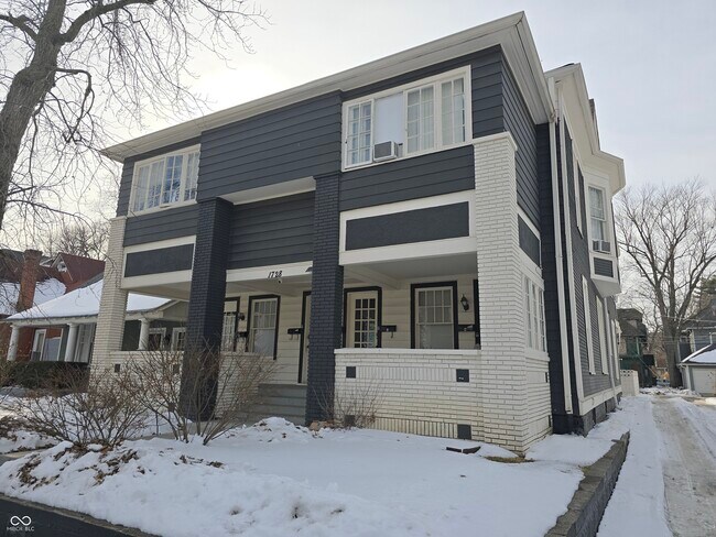 Foto del edificio - 1728 N Delaware St