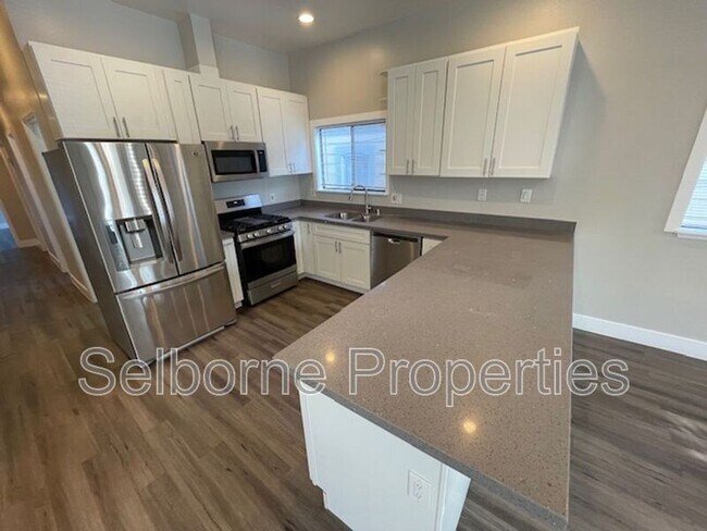 Foto del edificio - 1946 E 20th St