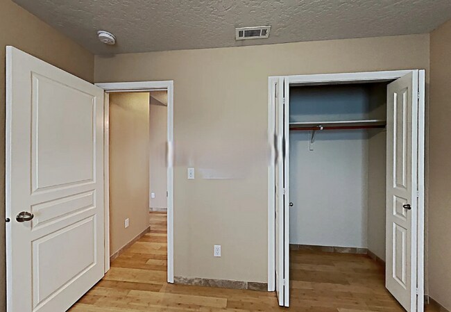 Foto del edificio - 11115 W Rose Lake St