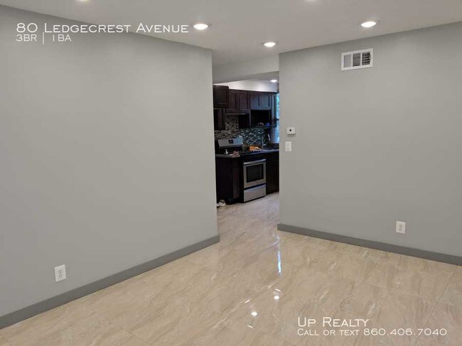 Foto del edificio - 80 Ledgecrest Ave