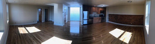 pano - 124 Water St
