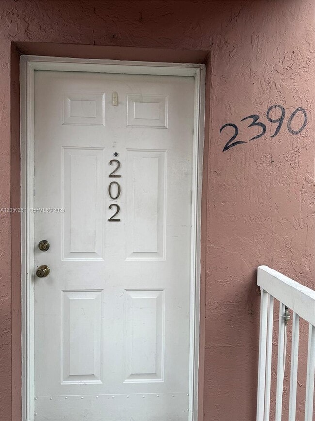 Foto del edificio - 2390 W 74th St