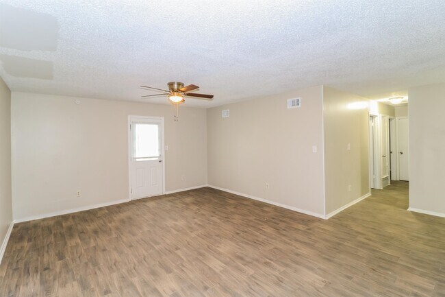 Foto del edificio - 3883 Winwood Dr