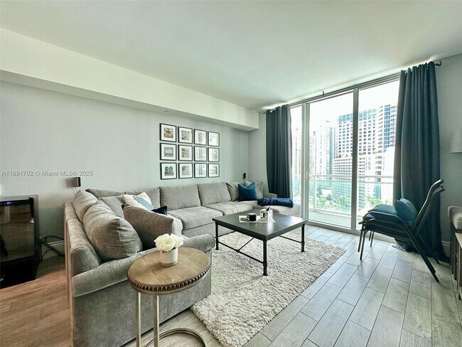 Building Photo - 950 Brickell Bay Dr