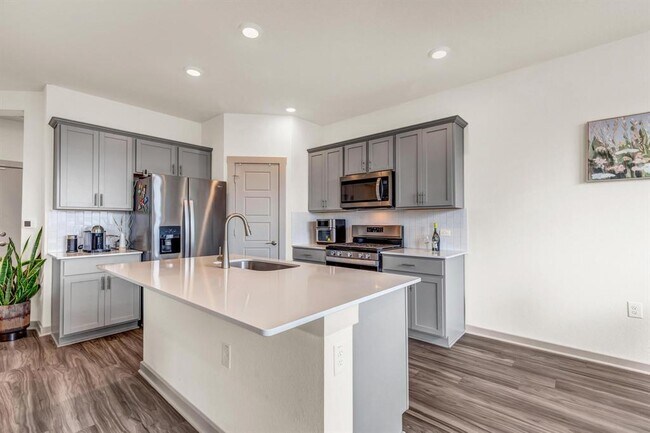 Building Photo - 13705 Lubeck Dr