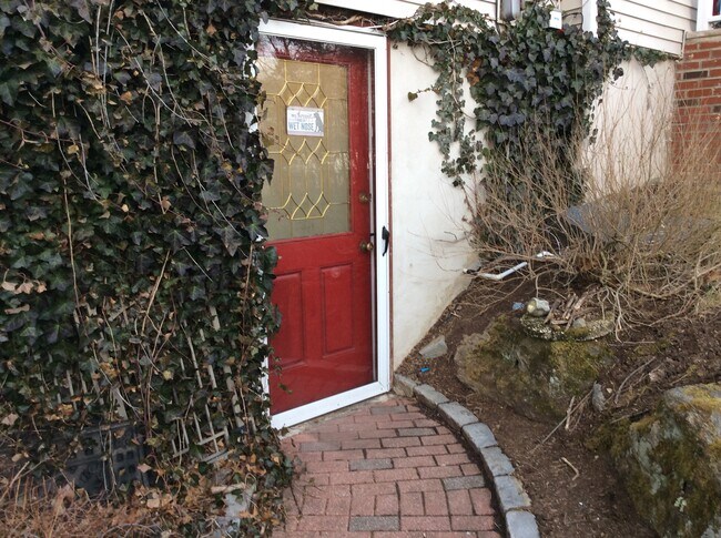 Foto del edificio - 61 Shady Ln