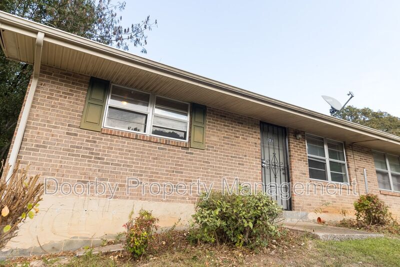 Foto principal - 6413 Basswood Ln