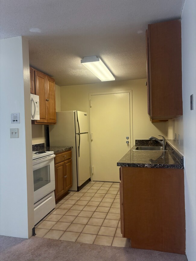 Building Photo - 4 Post Oak Ln