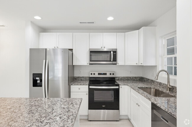Interior Photo - Colonial 171, 175, 179