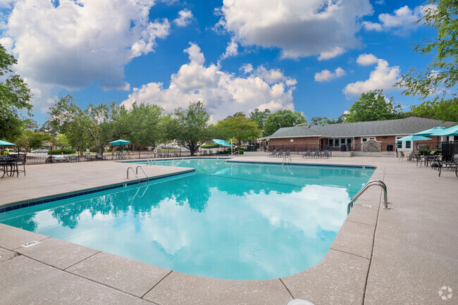 Building Photo - Woodland Creek Apartments