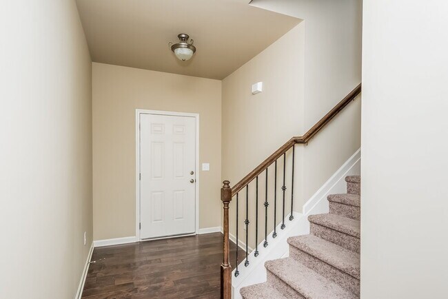 Foto del edificio - 258 Stillwood Dr