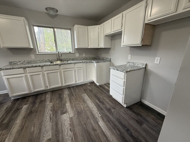 Foto del edificio - Quaint 3 bedroom Warren home