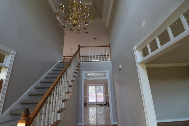 Building Photo - Beautiful Ballentrae Home