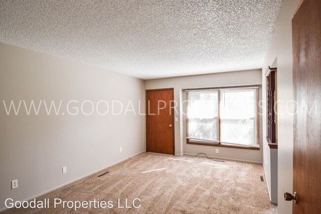 Building Photo - 2 br, 1 bath House - 409 9th St SE