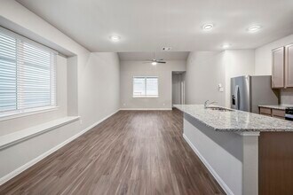 Building Photo - 2421 Shellcracker Dr