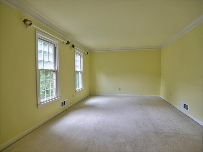 Building Photo - 2101 Mark Hall Ct NE