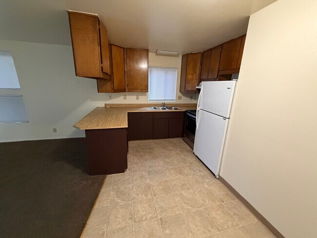 Building Photo - 122 Frisbie St
