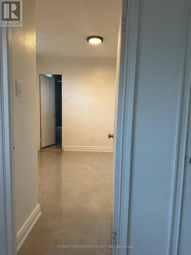 Photo du bâtiment - 2770-2770 Yonge St