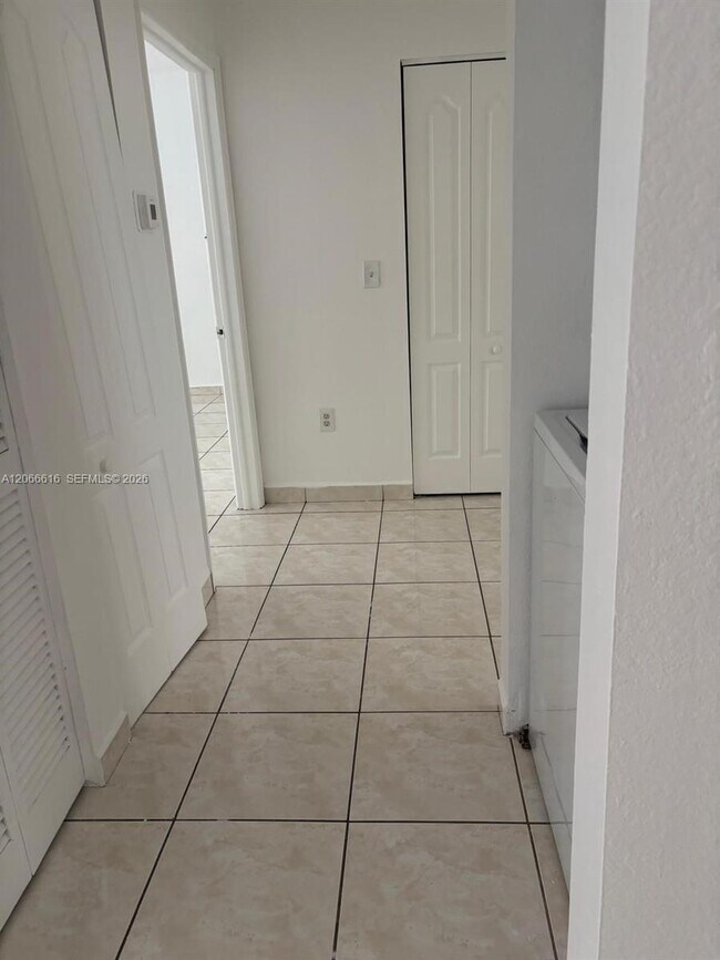 Foto del edificio - 2953 W 80th St