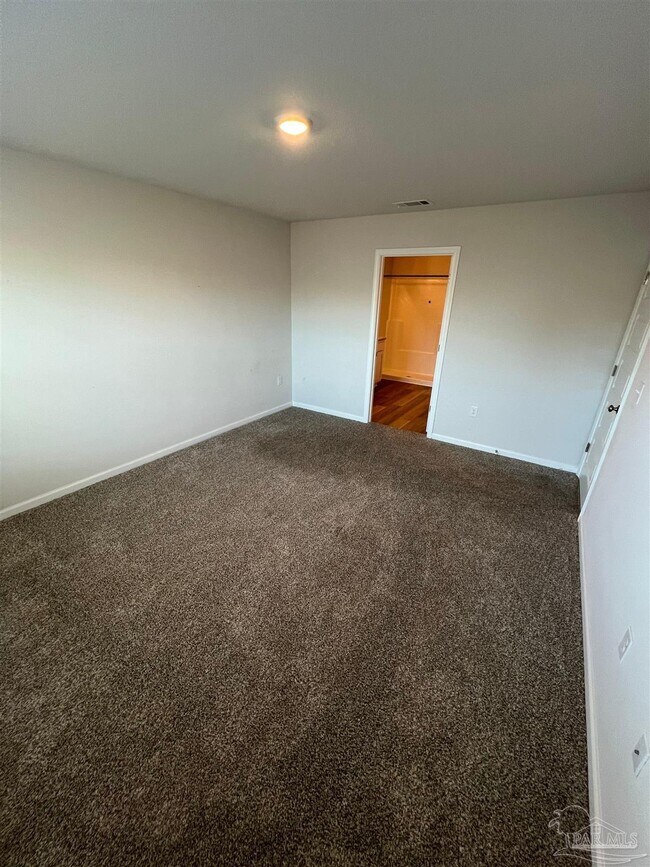 Foto del edificio - 5450 Peach Dr