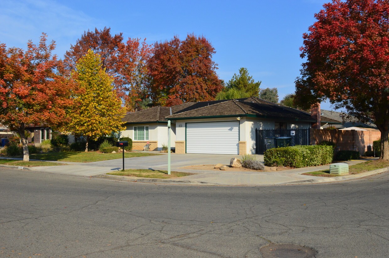 6212 N Feland Ave, Fresno, CA 93711 House for Rent in Fresno, CA