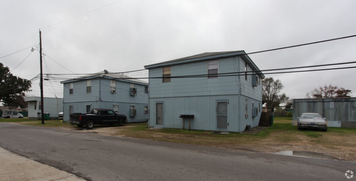 Building Photo - 1112 Hickory St