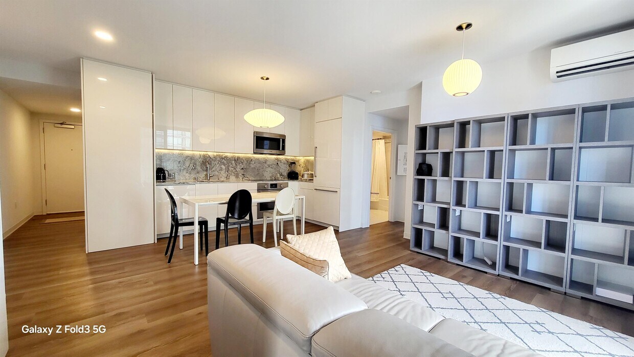 Foto principal - 987 Queen St