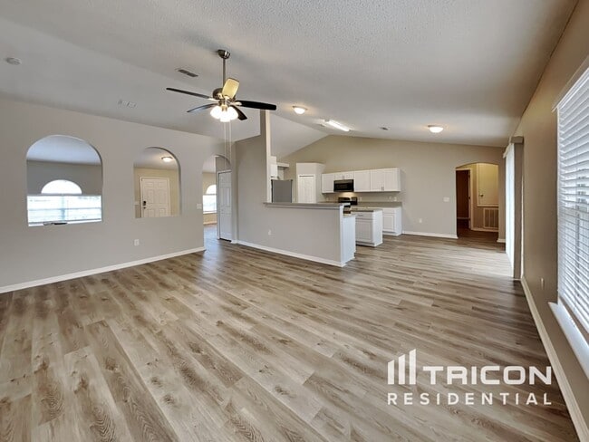 Building Photo - 2195 Marietta Ave