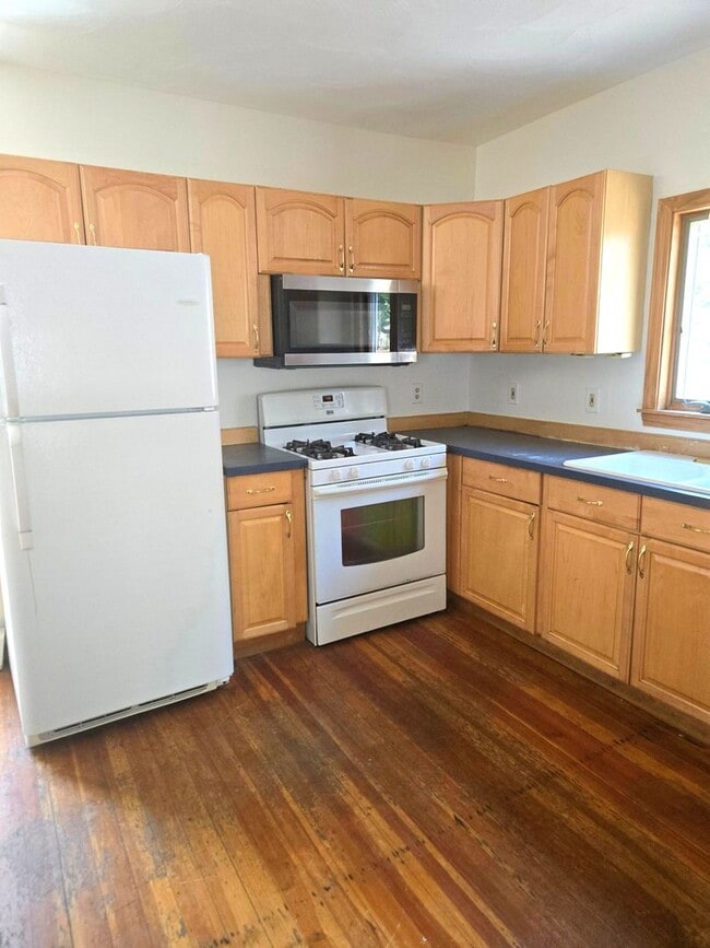 Foto del edificio - Providence/PC Area Single Family - $2,550