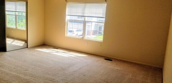 Building Photo - 108 Hickory Ridge Dr