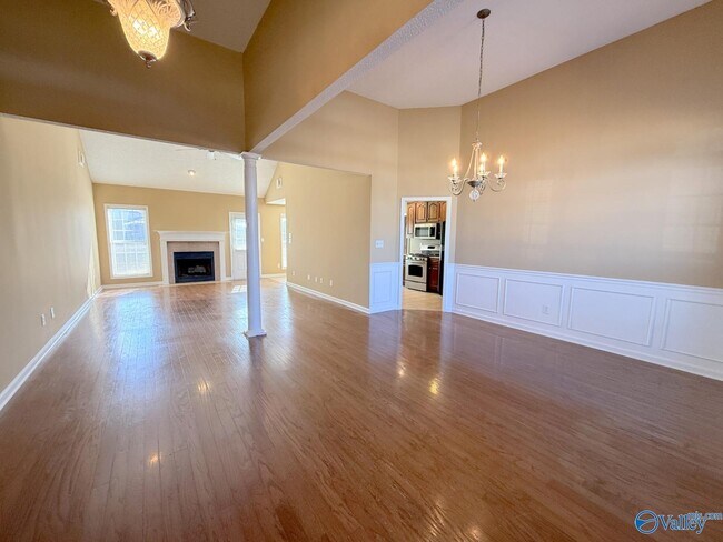 Foto del edificio - 176 Timber Oak Rd