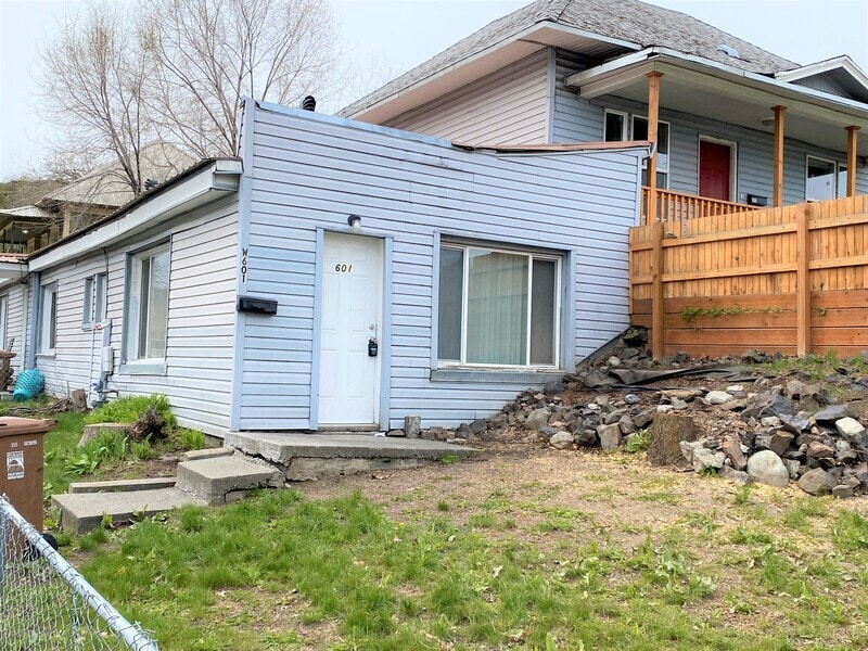 Primary Photo - 601 W Augusta Ave