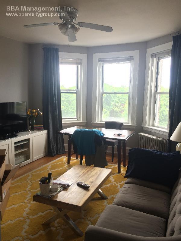 Foto del edificio - 1654 Massachusetts Ave